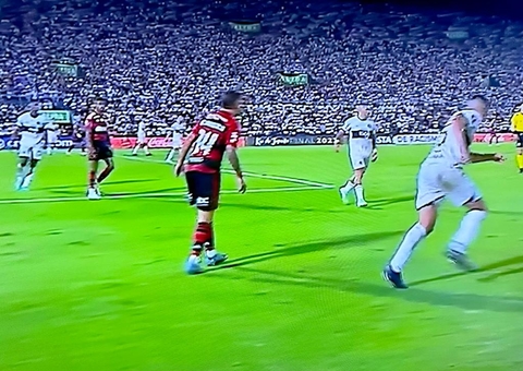 Flamengo toma virada pelo alto, perde para Olimpia e cai na Libertadores