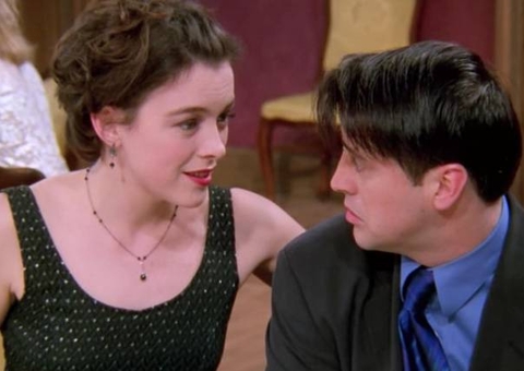 Atriz de Friends choca ao revelar bastidor 'tóxico e alarmante'