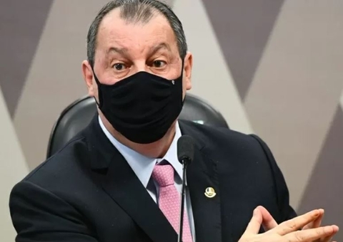 Omar Aziz diz que Governo ignorou compra de vacinas e insiste em cloroquina