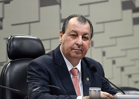 Presidente da CPI Omar Aziz contra-ataca