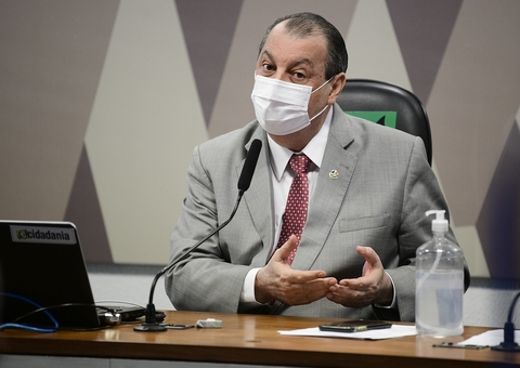 'Não aceito que a CPI vire chacota', diz Omar Aziz após determinar prisão de Roberto Dias