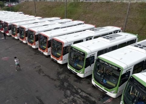 Manaus ganha 42 ônibus novos para frota do transporte público