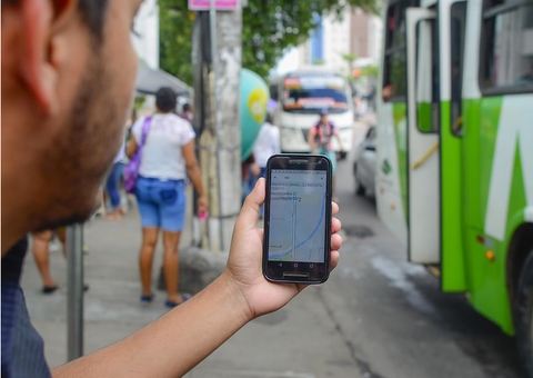 Ruas são interditadas e linhas de ônibus têm rotas alteradas em Manaus