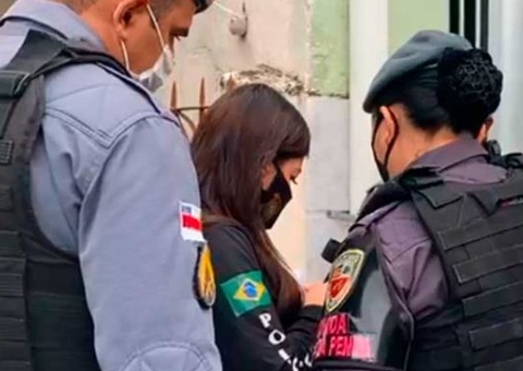 Mulher mantida presa e vigiada por câmeras pelo marido é resgatada em Manaus