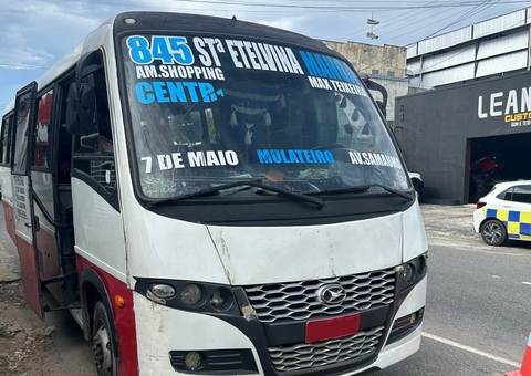 Operação flagra sete micro-ônibus irregulares na Avenida do Turismo