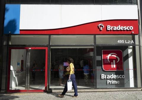 Banco deve restituir valor a cliente que contratou empréstimo com seguro no Amazonas