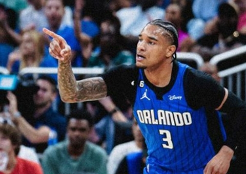 Jogo da NBA tem troca de socos e briga generalizada