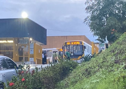 Rodoviários fazem paralisação e denunciam empresa em Manaus