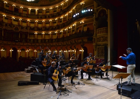 Orquestra de Violões do Amazonas apresenta espetáculo 'Violinistas'