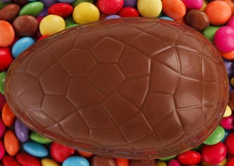 Curso gratuito de ovos de Páscoa é oferecido para mulheres em vulnerabilidade em Manaus