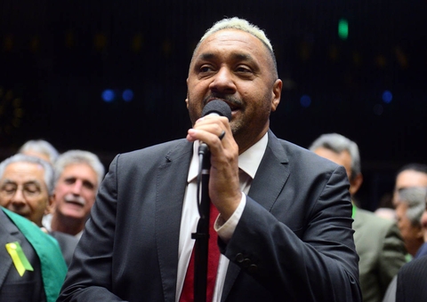 Prestador de serviço acusa Tiririca de importunação sexual: 'Deu uma dedada'