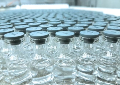 Atraso na chegada de insumos pode atrapalhar entrega de vacinas da Fiocruz