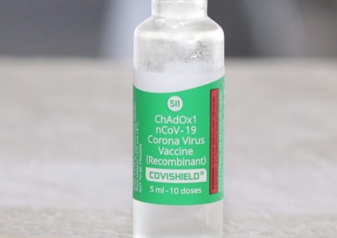 Remessa com 220 mil doses da vacina de Oxford chega hoje ao Brasil