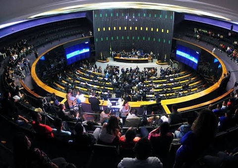 Câmara começa a discutir PEC da Blindagem, que protege parlamentares