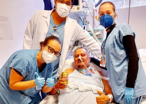 Internado com Covid, homem pede para tomar cerveja e tem desejo atendido