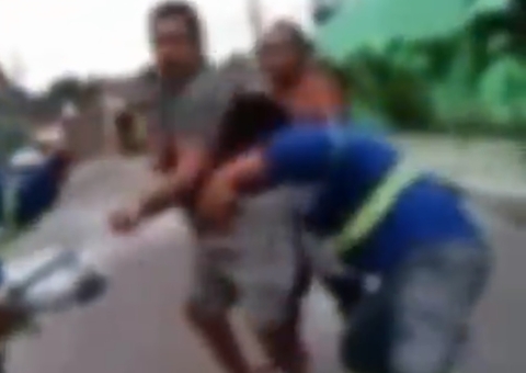 Vídeo: Moradores partem para cima de funcionários da Águas de Manaus