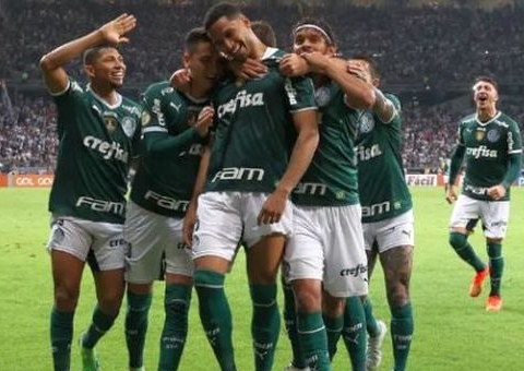 Palmeiras encara Avaí buscando assegurar vantagem na liderança