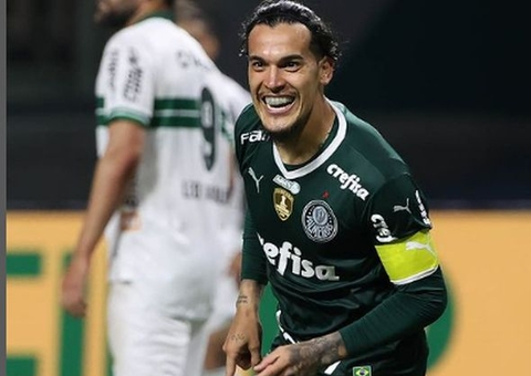 Palmeiras goleia Coritiba em estreia de Endrick e abre 12 pontos na ponta
