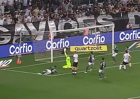 Corinthians e Palmeiras empatam em jogo com muita chuva e show de Rony