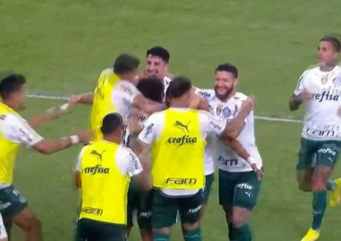 Rony faz de bicicleta, Palmeiras empata com Flu e segue com 8 pontos de liderança