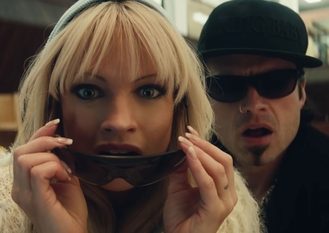 Primeiro trailer de série sobre o casal Tommy Lee e Pamela Anderson é divulgado