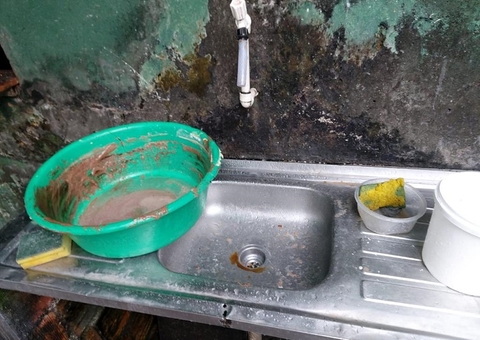 Padaria é interditada após polícia encontrar instalações 'imundas'