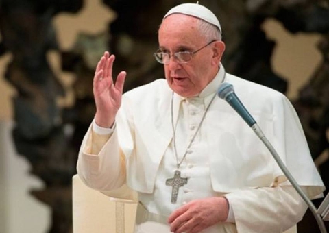 Com aval do Papa Francisco, Vaticano proíbe casamento gay