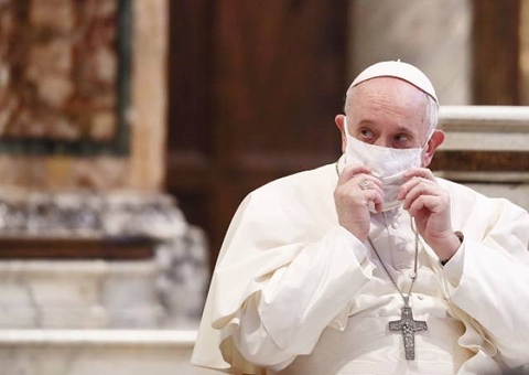 Papa Francisco envia carta a pai de Henry e classifica morte como massacre