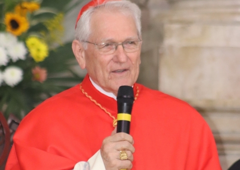 Arcebispo de Manaus viaja ao Vaticano para Conclave