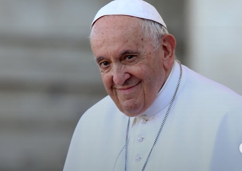 Papa Francisco terá alta hospitalar neste domingo 