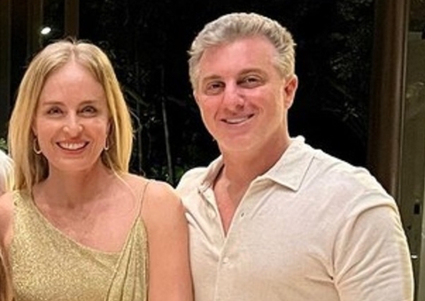 Luciano Huck e Angélica mostram família completa no Natal e tamanho dos filhos impressiona