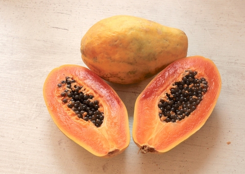 Além de aliado do intestino mamão também limpa o fígado