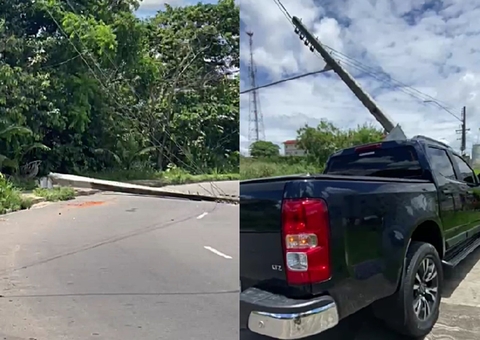 S10 em alta velocidade derruba postes e deixa bairro de Manaus sem energia; vídeo