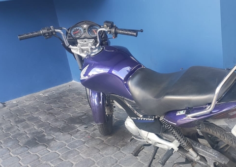 Homem é preso ao ser flagrado passeando em moto roubada em Manaus