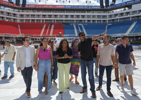 Ministra da Cultura, Margareth Menezes desembarca em Parintins e fala sobre força do Festival