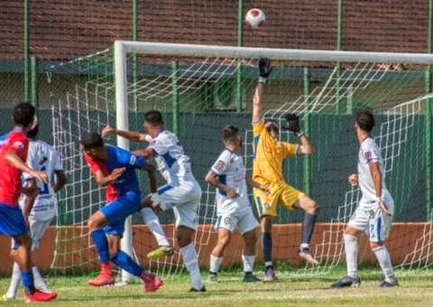 Unidos do Alvorada vence Parintins FC e abre vantagem na semifinal da Série