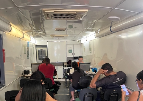 Manaus realiza emissão cartão PassaFácil gratuitamente em ação itinerante