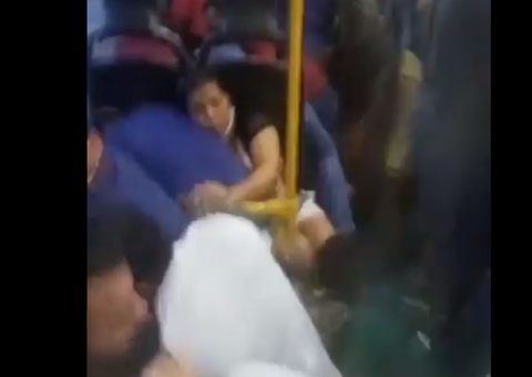 Vídeo mostra desespero de passageiros de ônibus em meio a tiroteio em Manaus