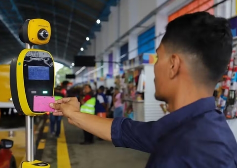Liminar derruba proibição de pagamento da passagem de ônibus em dinheiro em Manaus