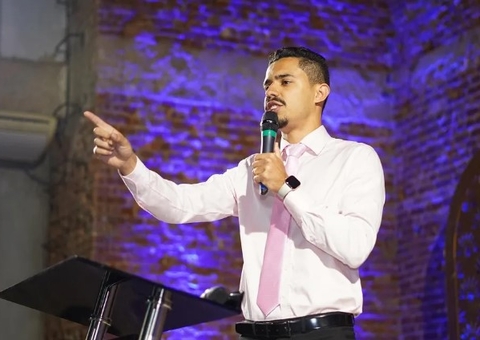 Meia do São Paulo, pastor André Anderson prega em igreja humilde