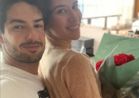 Alexandre Pato comemora 2 anos de casado com Rebeca Abravanel