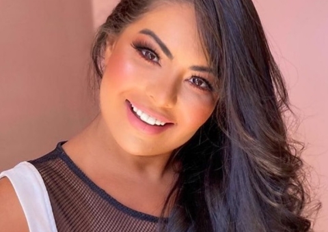 Cantora Paulinha Abelha morre aos 43 anos em Aracaju