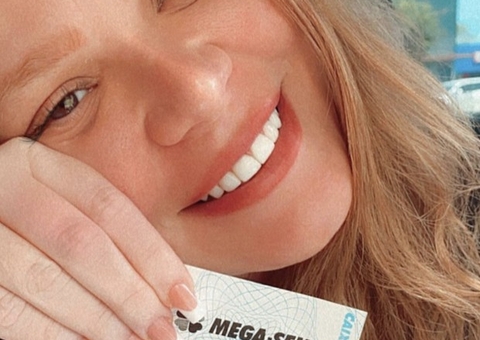 Ex-BBB Paulinha Leitte ganha mais uma vez na loteria