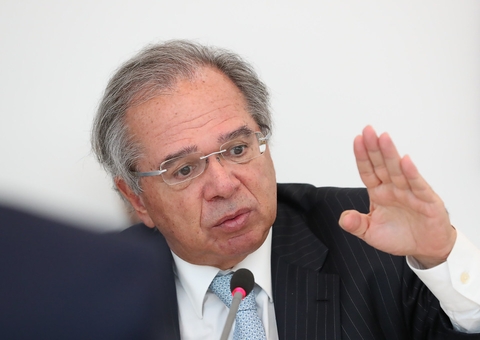 Ministro da Economia diz que Auxílio Brasil é 'transitório' e que não queria esse valor