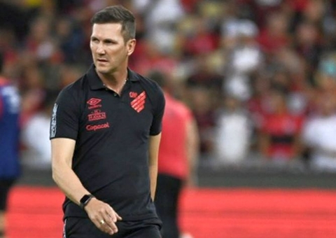 Santos anuncia Paulo Turra como novo técnico