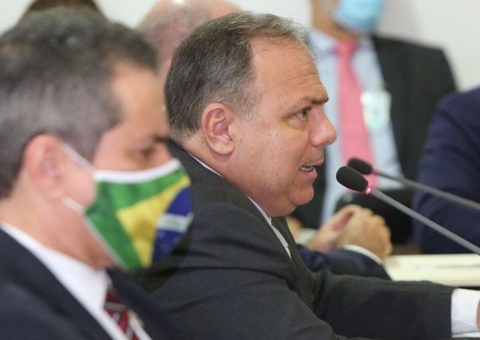 Senado e Câmara cobram informações sobre vacinação a ministro da Saúde