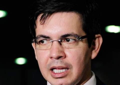 Randolfe diz que Pazuello pode ser preso se não falar a verdade na CPI