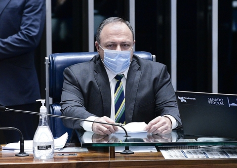 AGU corrige versão de Pazuello sobre colapso em Manaus