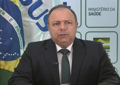 Pazuello nega doença e diz que segue ministro da Saúde