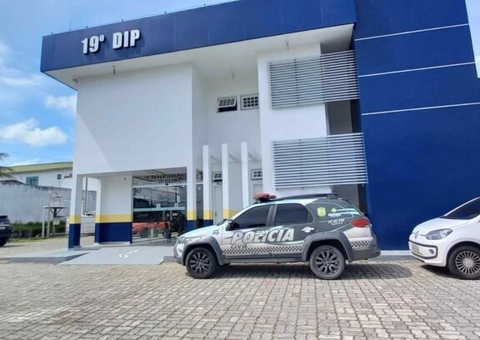 Homem agride esposa e filhas e ameaça PMs durante surto na Compensa